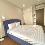 Alm\'S 2 Bedroom Apartment At Sunrise City District 7